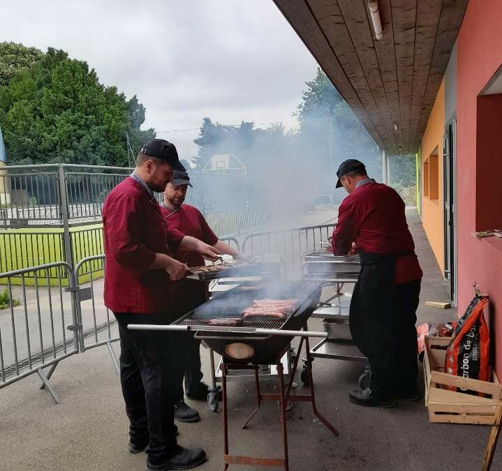 Barbecue à St Jo pour les élèves