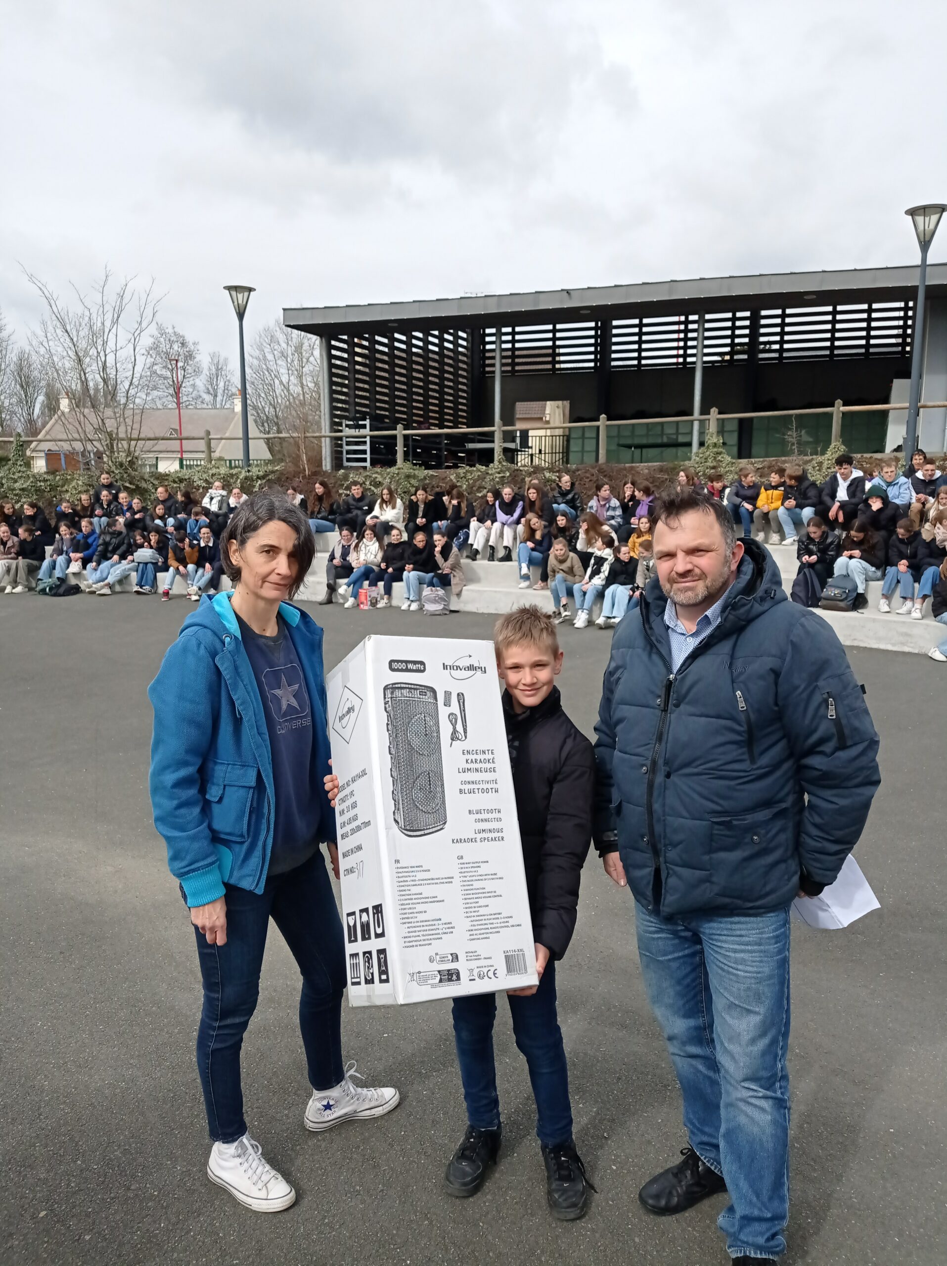 Remise des lots en lien avec les opérations cartes à gratter et chocolat