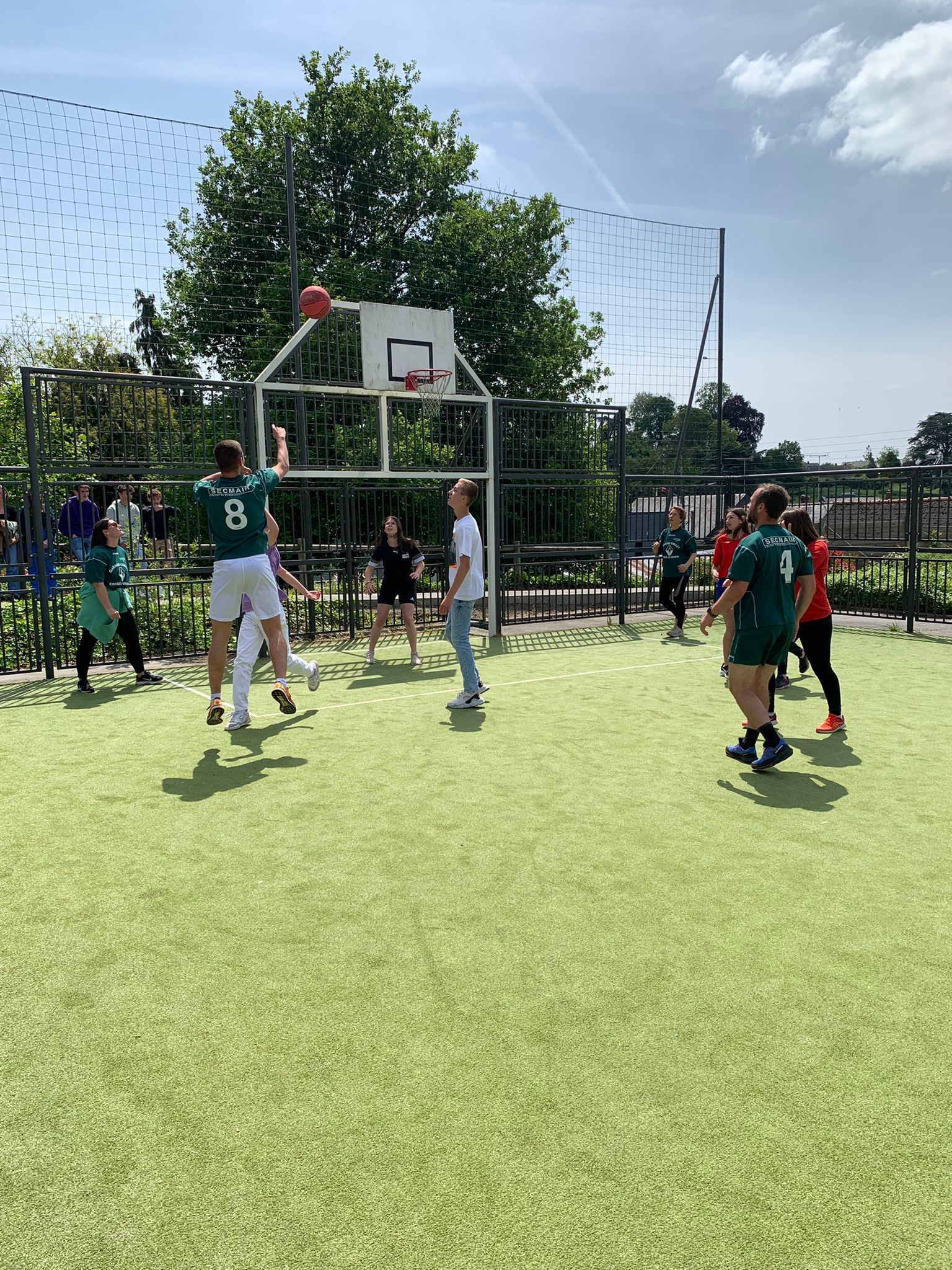 Rencontres basket « profs » contre les élèves