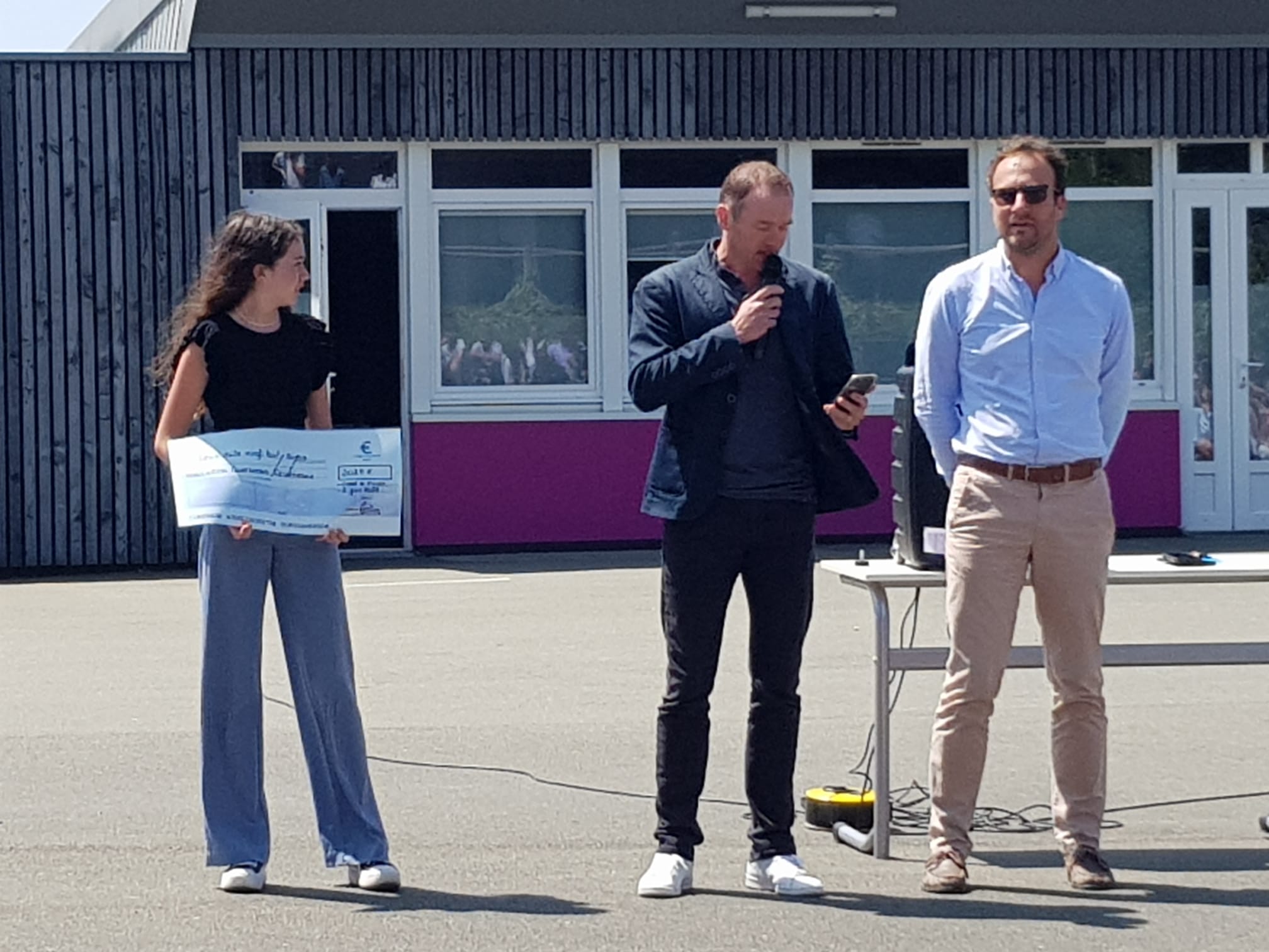 Remise du chèque pour l&rsquo;association Cavernomes Cérébraux grâce à l&rsquo;opération Bol de Riz