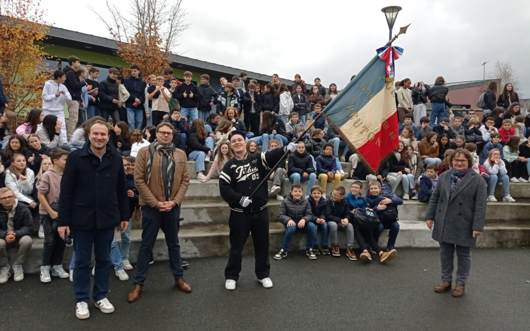 Nouveau porte drapeau – Mathis Launois Mussier – collège St Jo