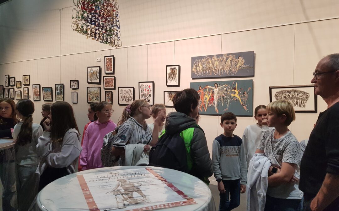 Découverte de quelques métiers du spectacle à la salle FCC pour nos élèves des ateliers Théâtre, Chorale et Arts Plastiques