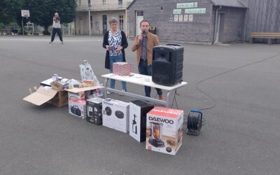 Remise des lots aux meilleurs vendeurs de cartes à gratter + meilleurs vendeurs de chocolats + cartes à gratter seconde chance